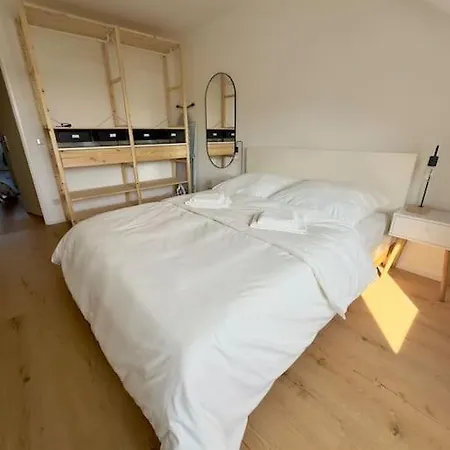 Daire City-apartment, Messe Und Airport Bequem Erreichbar Düsseldorf